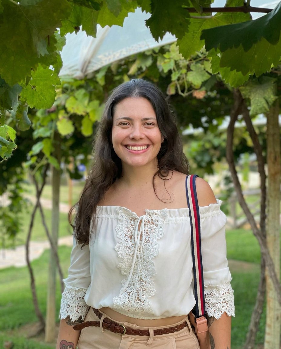 Jess, professora de yoga acolhedora e profissional